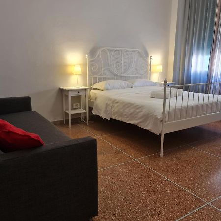 Lc Gramsci Guest House Self Check-In Pisa Exteriör bild